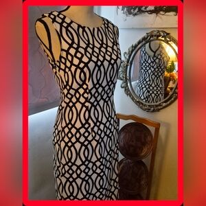 Connected White/Black Geometric Sleeveless Sheath Form Flattering Dress